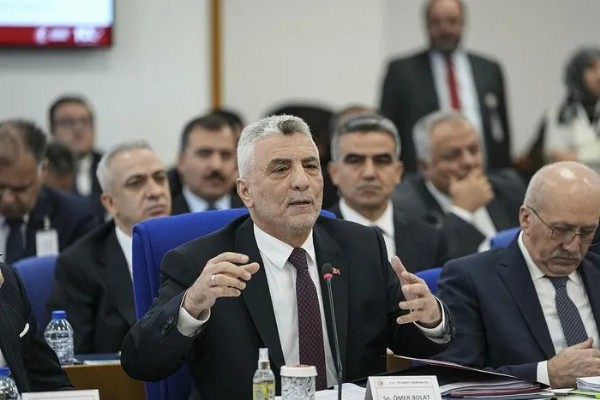 Bakan Bolat'tan CHP'li vekillere tokat gibi cevap: İsrail ile en çok dost olan sizsiniz!